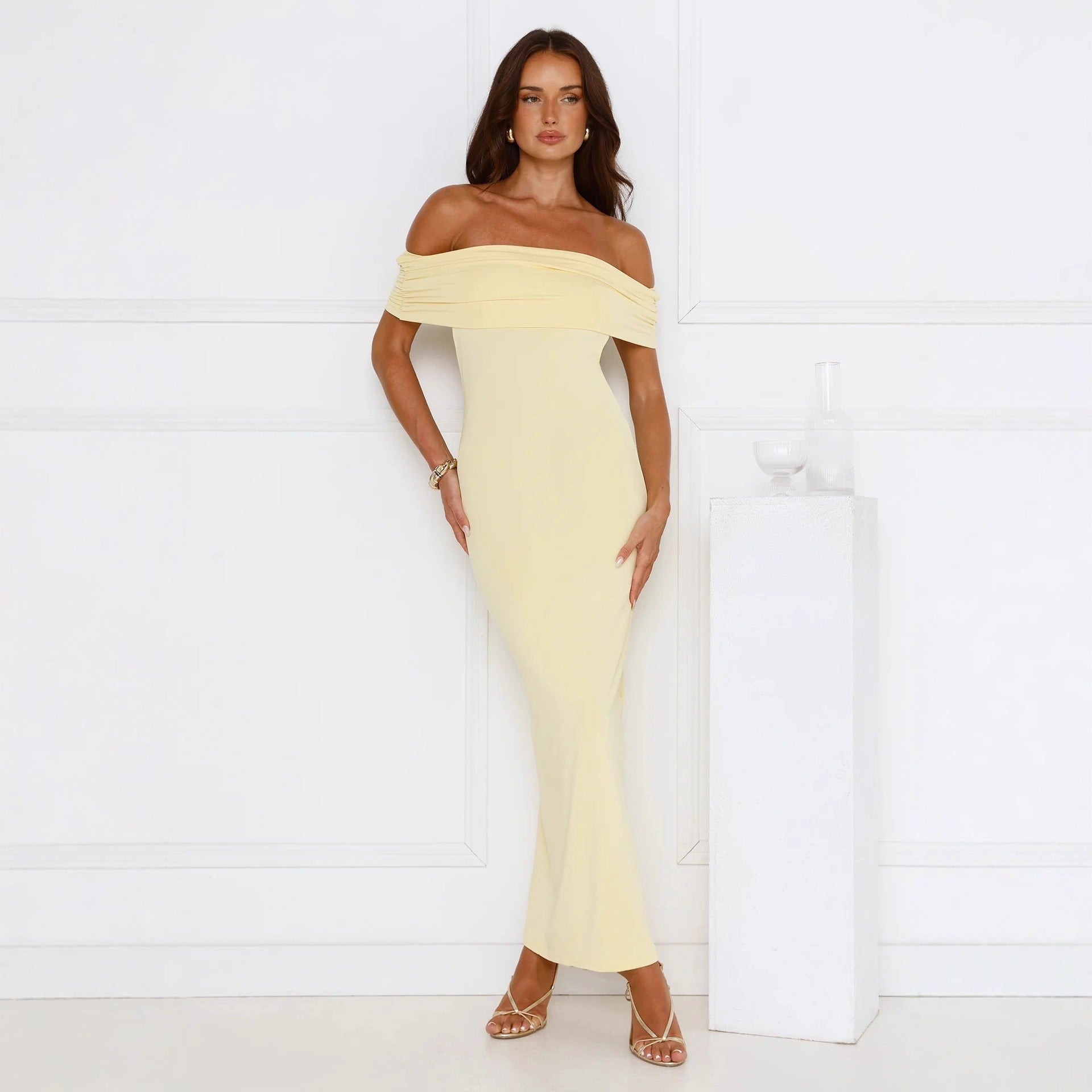 Damen Elegantes Maxikleid mit Off-Shoulder Schnitt und figurbetonter Passform R&B