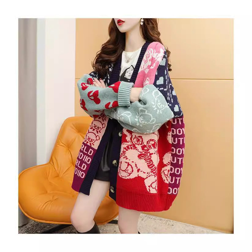 Damen Strickjacke mit lebhaftem Motiv und praktischen Knopfdetails R&B