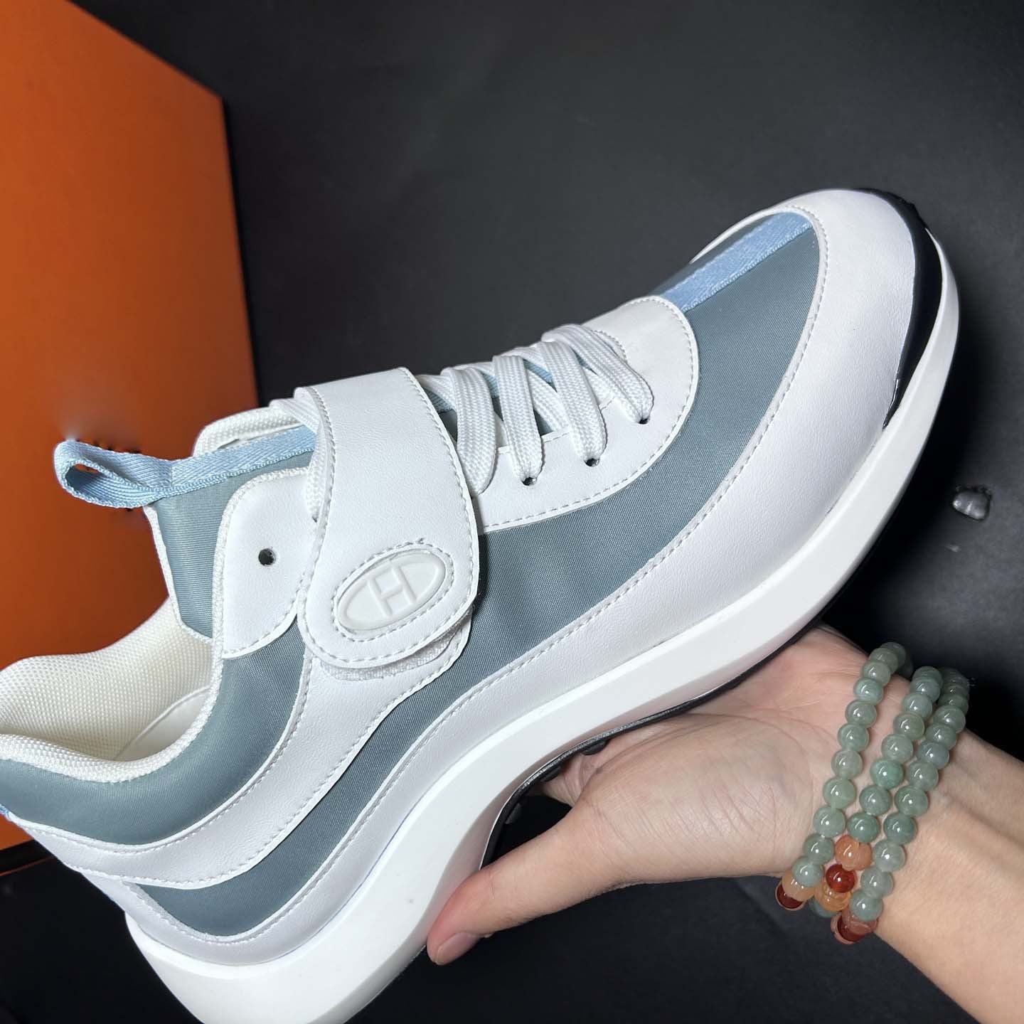 Damen Sportliche Sneaker mit erweitertem Dämpfungssystem und atmungsaktiver Oberfirma R&B