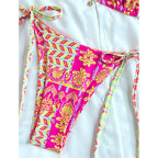 Damen Triangel-Bikini mit verspieltem Blumendesign und unterschiedlichen Bindungsträgern