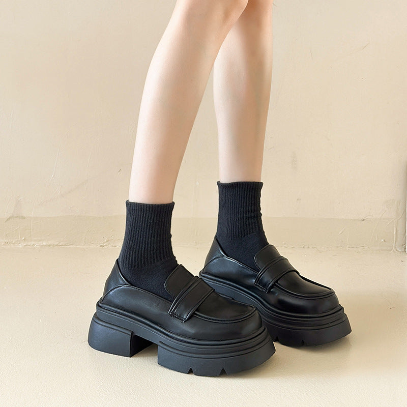 Damen Plateau-Lederschuhe mit modischem Detail und robuster Sohle R&B
