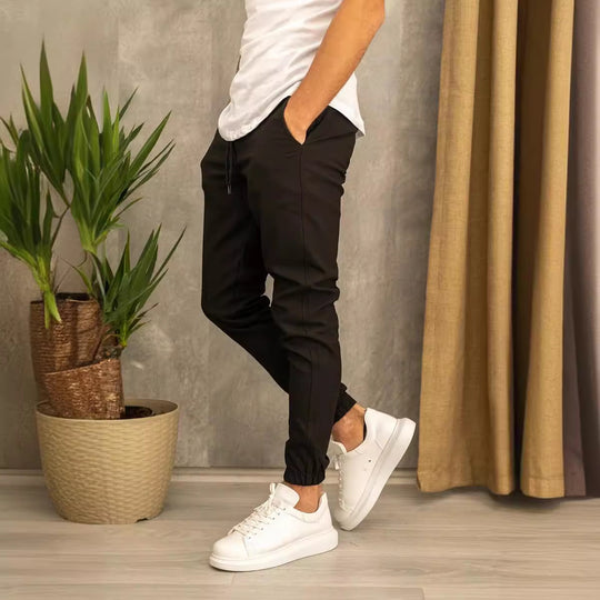 Herren Slim-Fit Jogginghose mit elastischem Bund und praktischen Seitenklapptaschen R&B