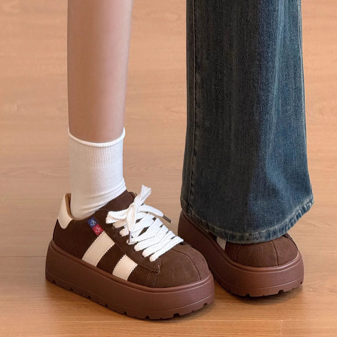 Damen Sportliche Sneaker mit robustem Wildleder-Obermaterial und stylisher Plateausohle R&B