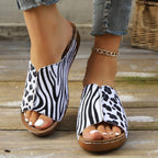 Damen modische Clogsandalen mit tierischem Print und elegantem Schmuckdetail R&B