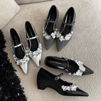 Damen Ballerina-Schuhe mit zartem Floraldetail und elegantem Riemchen