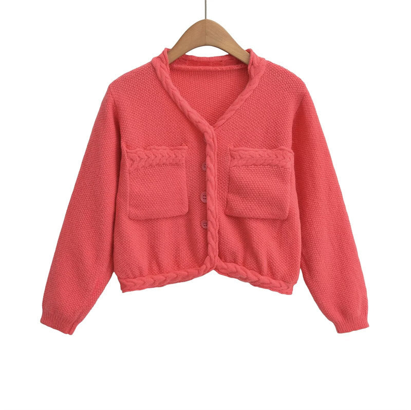 Damen Kurzstrickjacke mit geflochtenen Details und praktischen Taschen R&B