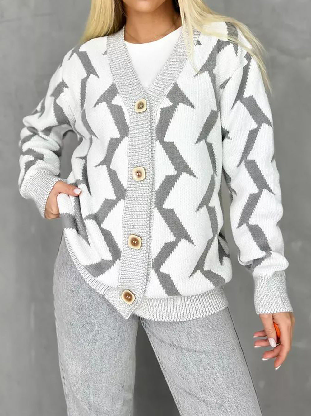 Damen gemütlicher Strickcardigan mit modernem Blitze-Design und Knopfverschluss R&B