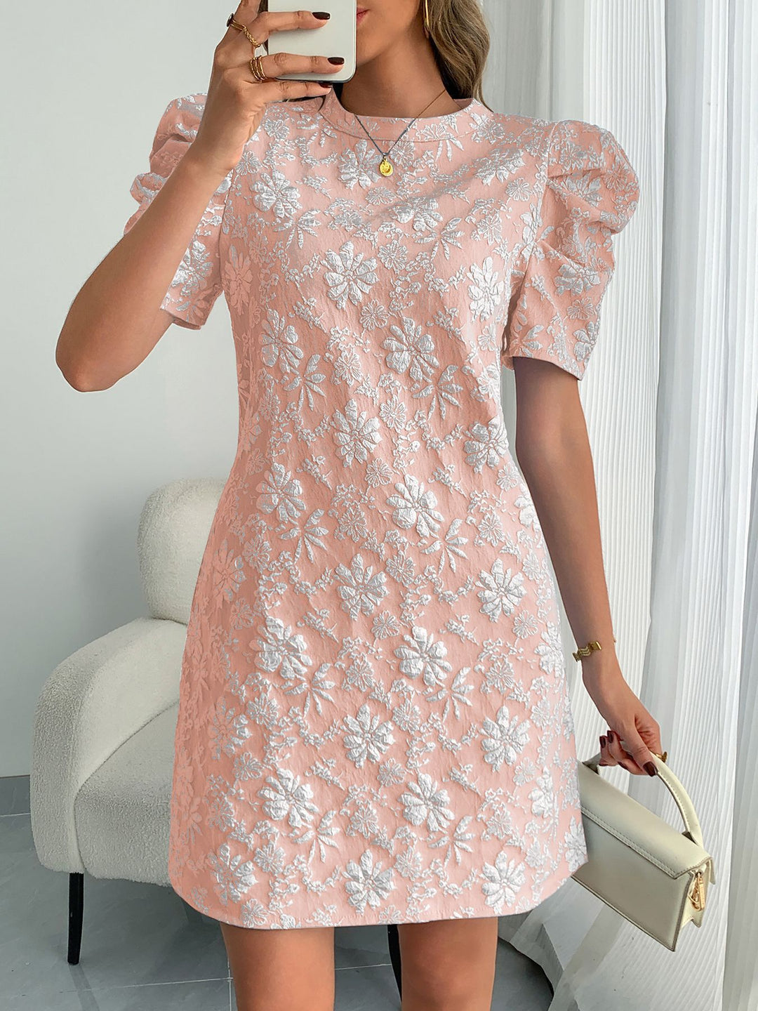 Damen Mini-Kleid mit Puffärmeln und floralem Stickdesign R&B