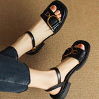 Damen modische Sling-Sandalen mit eleganter Schnallenapplikation