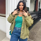 Damen oversized Bomberjacke mit technischen Details und praktischen Taschen