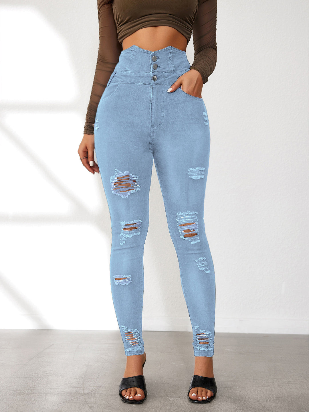 Damen High-Waist Jeans mit modischen Riss- und Knopfdetails R&B
