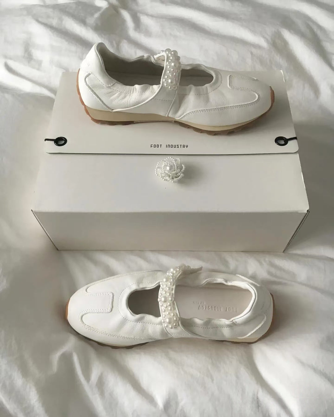 Damen Sneakers mit elegantem Perlenakzent und modischem Design R&B