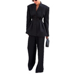 Damen Eleganter Blazer-Hosenanzug mit taillierter Silhouette und klassischen Knopfdetails R&B