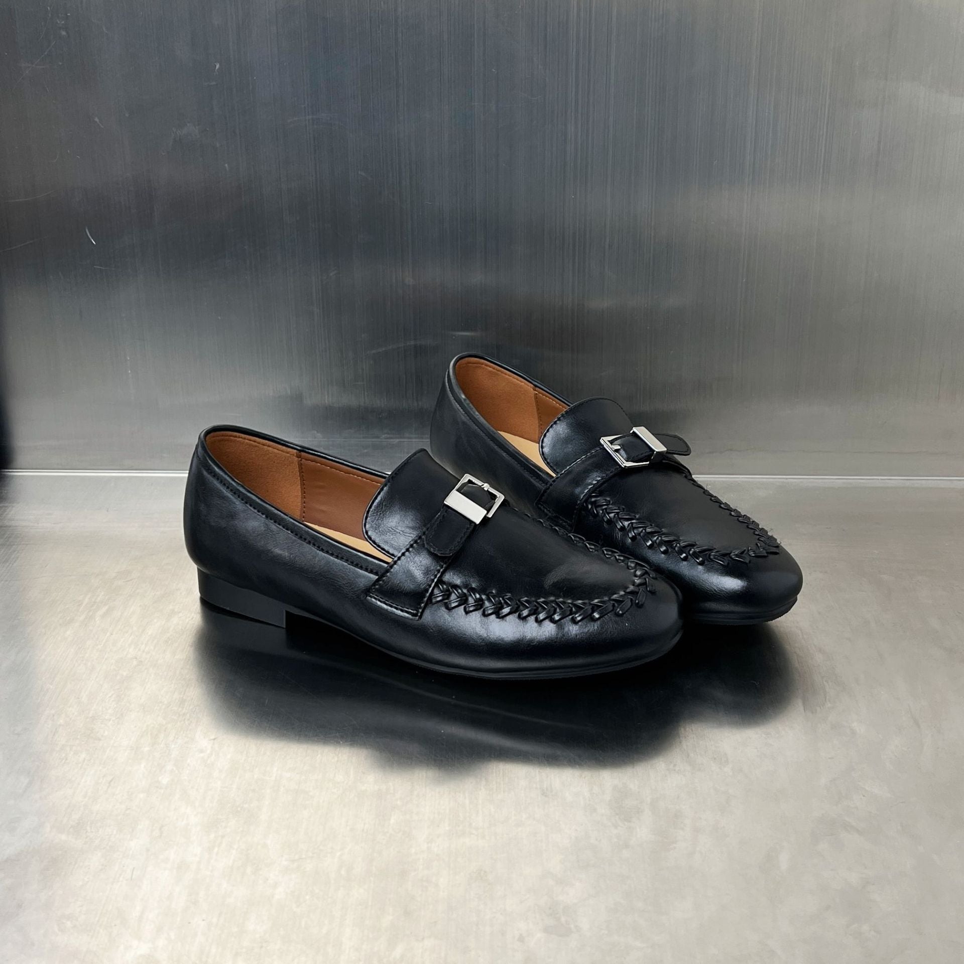 Damen Elegante Mokassins aus hochwertigem Leder mit stilvoller Schnallenverzierung R&B