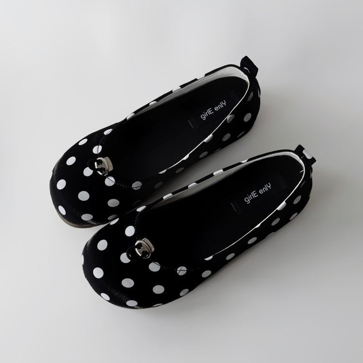 Damen Slipper mit modischen Punkten und komfortabler Sohle R&B