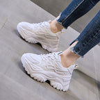 Damen Chunky Sneakers mit innovativem Dämpfungssystem und robustem Profil R&B