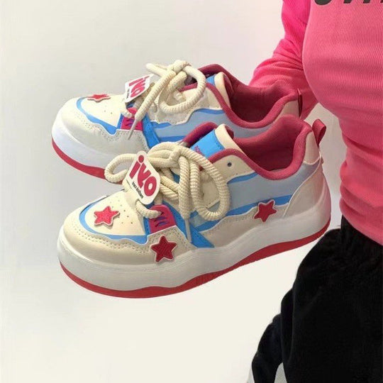 Damen Sneakers im kreativen Design mit bunten Sternapplikationen und dämpfender Sohle R&B