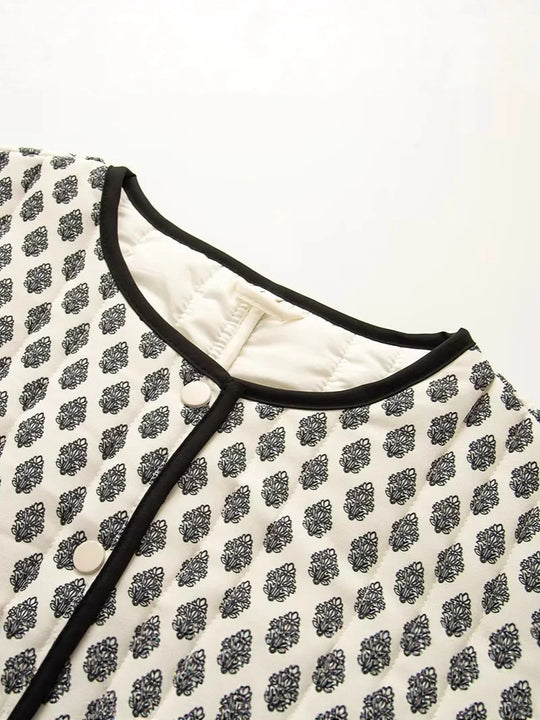 Damen gesteppte Jacke mit dekorativen Taschen und modernem Print R&B