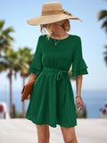 Damen Freizeitkleid mit voluminösen Rüschensäumen und tailliertem Gürtel R&B