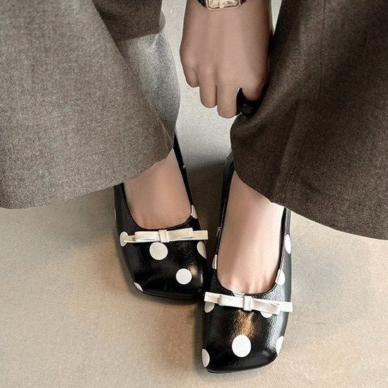 Damen elegante Ballerinas mit modischem Punktedesign und dekorativem Schleifendetail R&B
