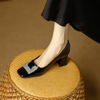 Damen Hochglanz-Pumps mit funkelnder Schmuckapplikation und komfortablem Blockabsatz