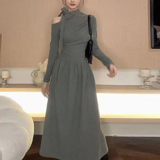 Damen Kleid mit asymmetrischem Ausschnitt und elegantem Schleifendesign