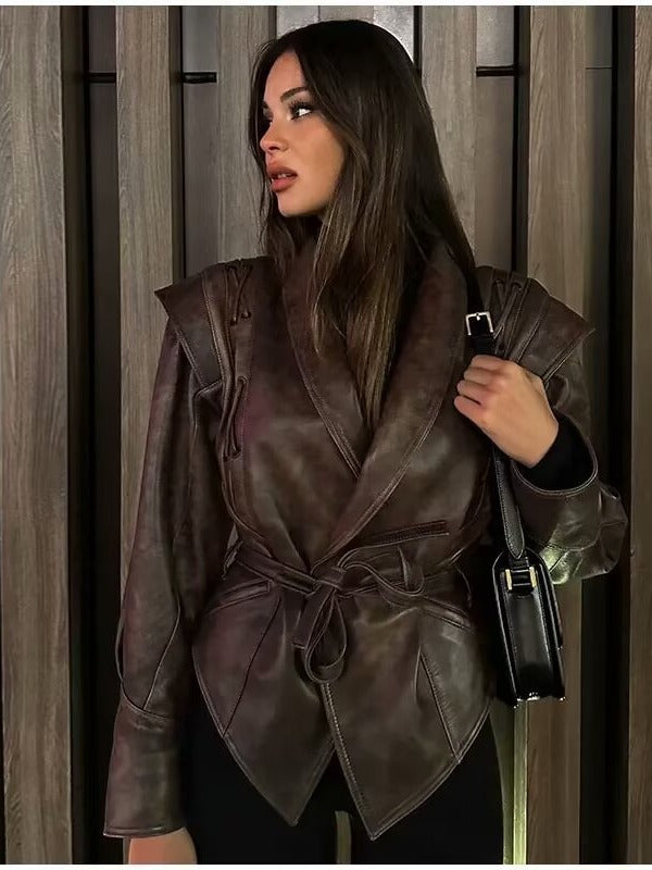 Damen taillierte Kunstlederjacke mit verspieltem Schnürdetail R&B