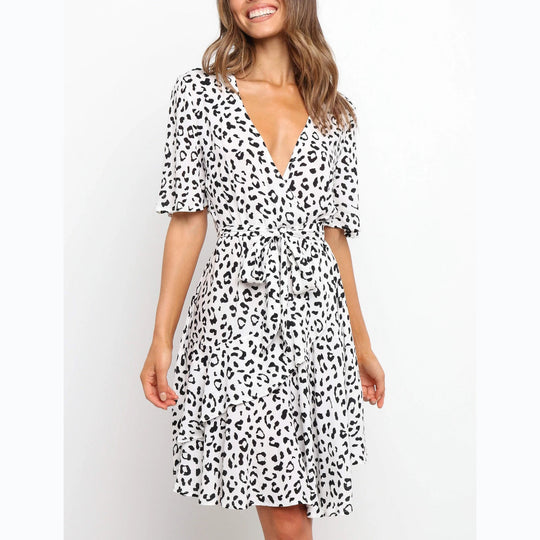 Damen Wickelkleid mit großzügigen Volant-Ärmeln und wunderschönem Animal-Print R&B