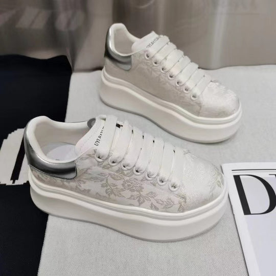 Damen Sneakers mit elegantem floralem Design und dicker Laufsohle R&B