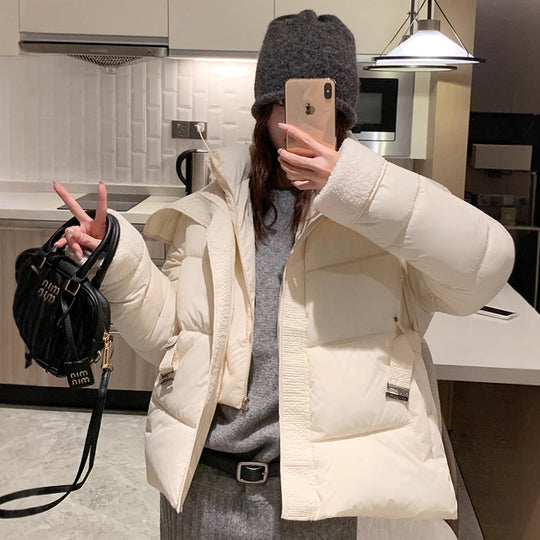 Damen Stylische und warme Pufferjacke mit hohem Kragen und praktischen Taschen R&B