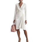 Damen nan elegantes Etuikleid mit V-Ausschnitt, seitlicher Drapierung und figurfreundlicher Raffung R&B