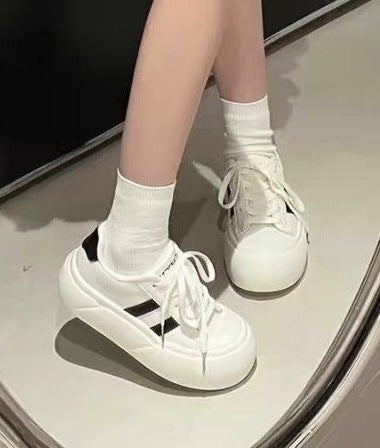 Damen modische Plattform Sneakers mit einzigartigem Schnürsystem