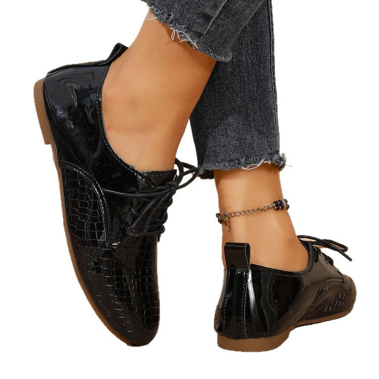 Damen Schnürschuhe im schimmernden Lackdesign mit Rautenprägung R&B
