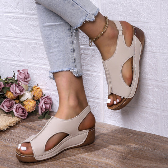 Damen Wedge-Sandalen mit offenen Einschnitten und verstellbarem Riemen R&B