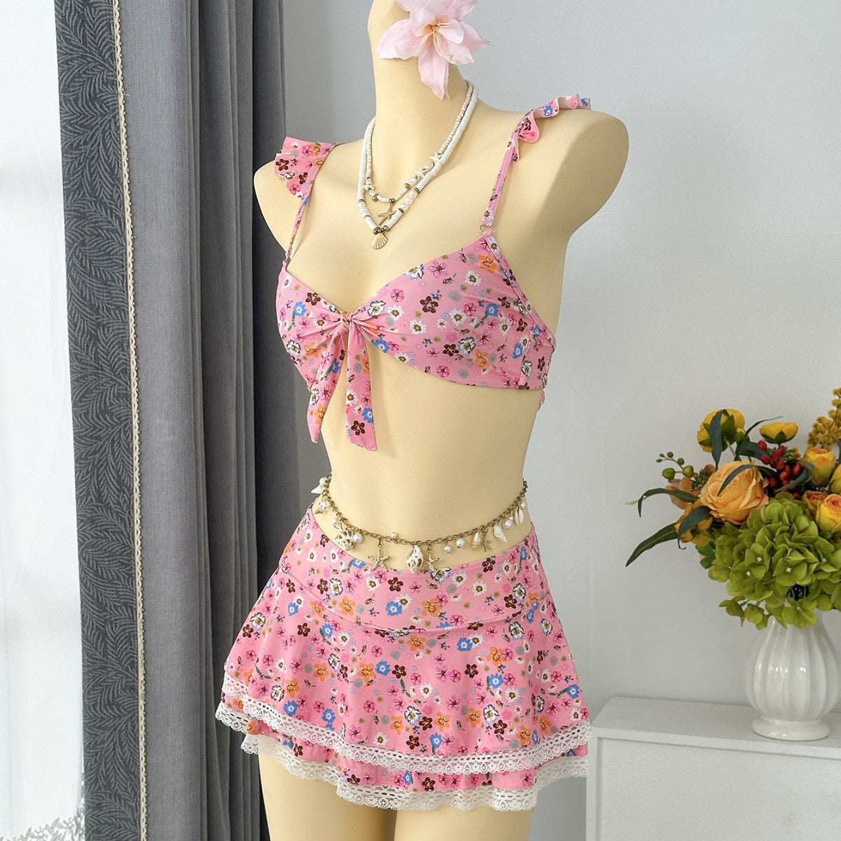 Damen Bikini-Set mit verspieltem Wickelrock und floralem Design R&B