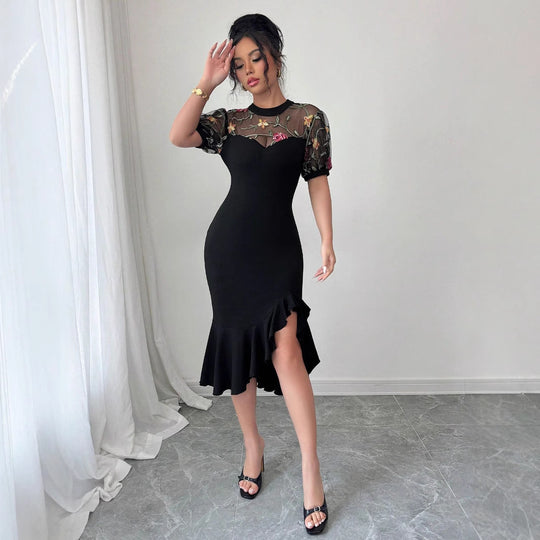 Damen Elegantes Kleid mit transparenten Ärmeln und floralen Applikationen R&B