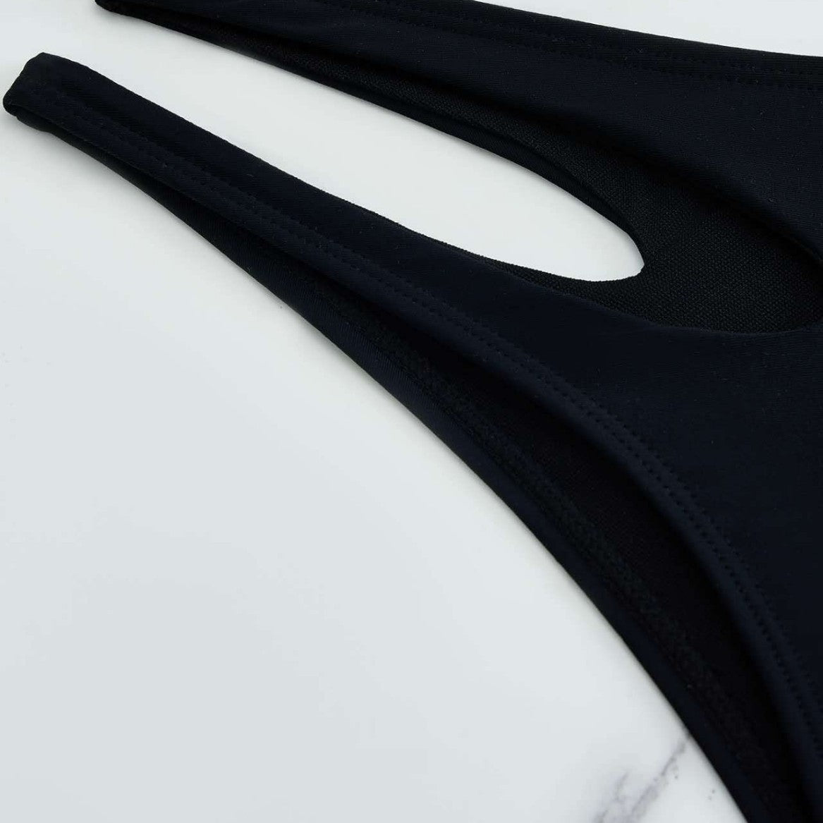 Damen Bikini-Set mit modischem Knoten und seitlichem Cut-Out R&B