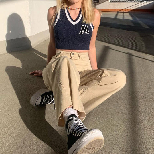 Damen cropped Strickoberteil mit V-Ausschnitt und Kabelmuster R&B