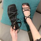 Damen Flache Riemchen-Sandalen mit elastischen Straps