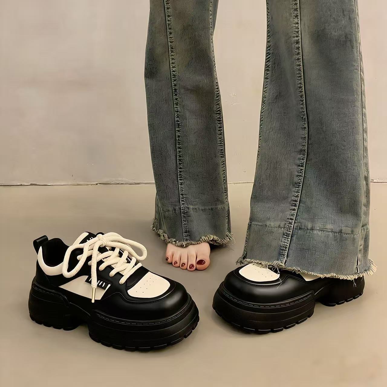 Damen Chunky Sneakers mit verstärktem Komfort und trendiger Sohlenstruktur