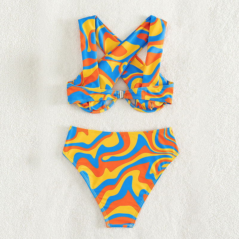 Damen Bikini-Set mit innovativem Racerback-Design und farbenfrohem Muster