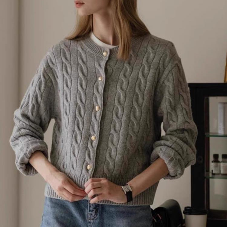 Damen eleganter Strickcardigan mit ausgefallenem Zopfmuster und dekorativen Knöpfen R&B