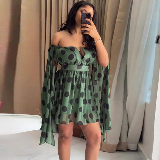 Damen Minikleid mit aufregendem Off-Shoulder Design und weit geschnittenen Ärmeln R&B