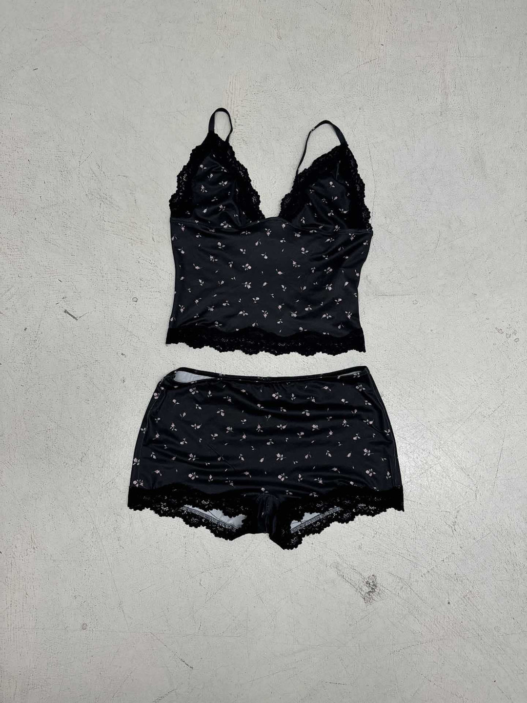 Damen Nachtwäsche-Set mit zarten Spitzenakzenten und floralem Print R&B