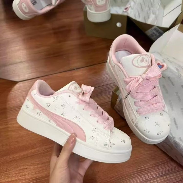 Damen Sneakers mit verspieltem Blumenmuster und komfortabler Sohle R&B
