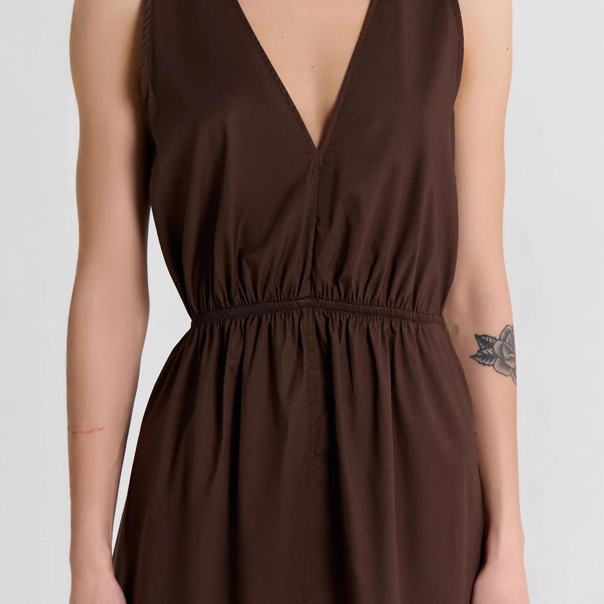 Damen Maxikleid mit stilvollem V-Ausschnitt und Taillengürtel R&B
