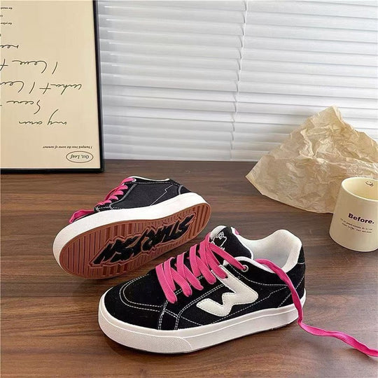 Damen Sportliche Sneaker mit kontrastierenden Schnürsenkeln und robustem Gummiprofil R&B