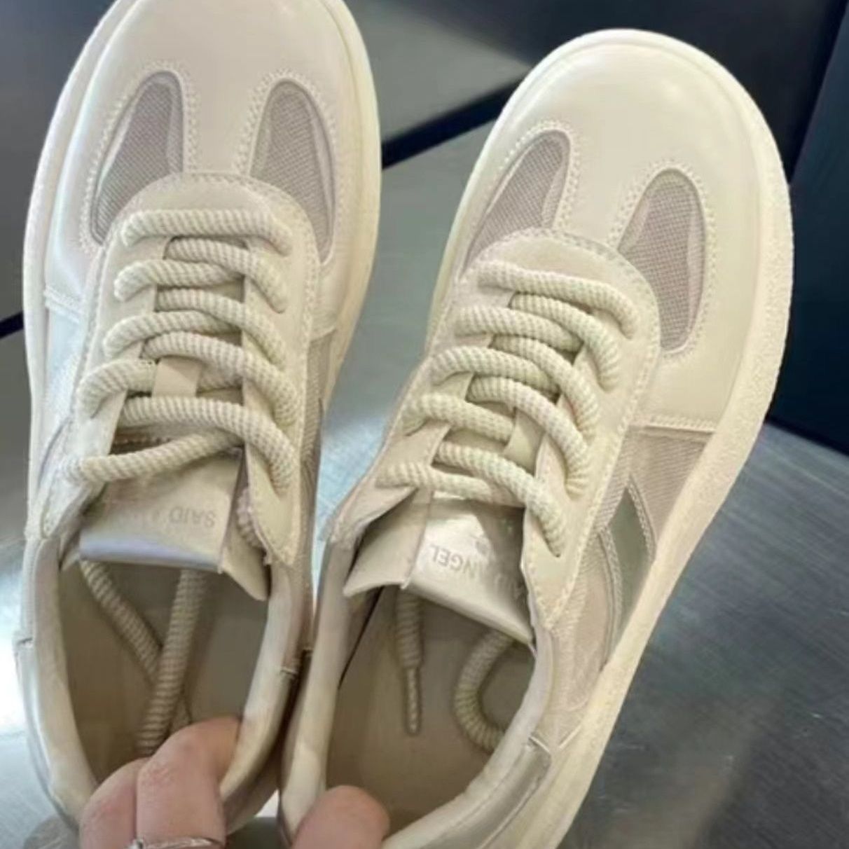 Damen Atmungsaktive Sneakers mit Komfort-Schnürung und robustem Design