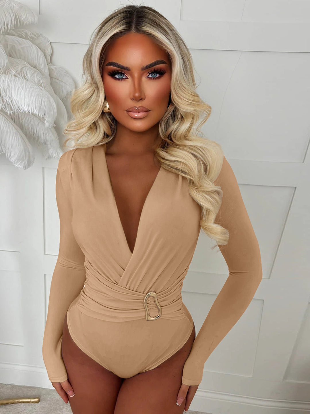 Damen Body mit tiefem V-Ausschnitt und schmalem Gürtel R&B