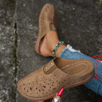 Damen Bequeme Clogs mit floralen Ausschnitten R&B